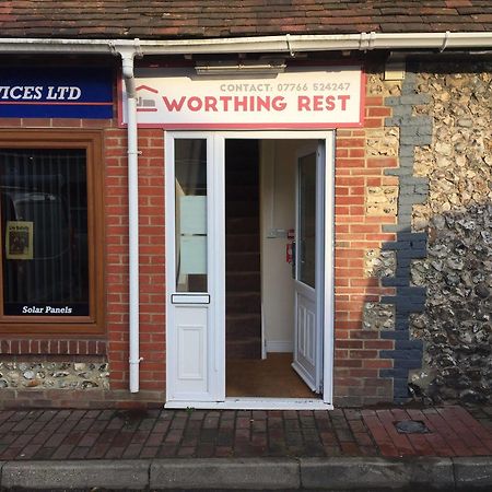 Pit Stop Worthing Luaran gambar
